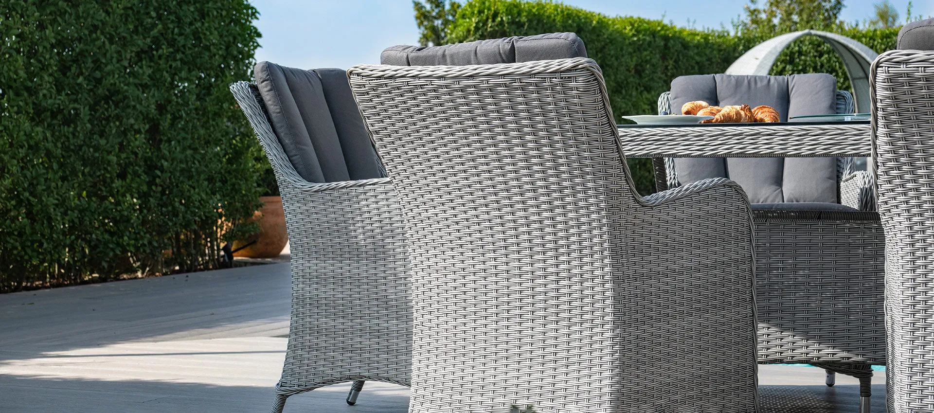 Maze Ascot 8 Seat Oval Dining Set with Fire Pit Table