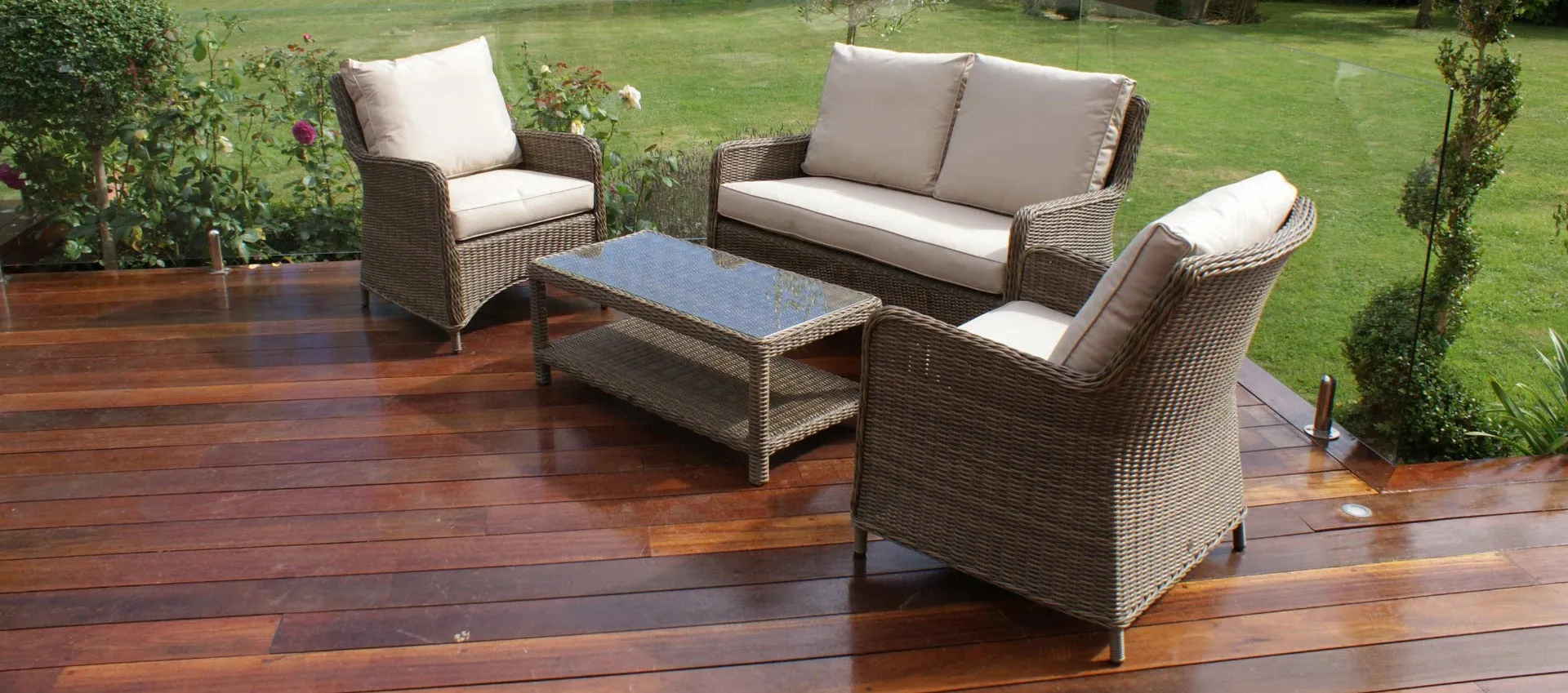 Maze Winchester Heritage Square Sofa Set