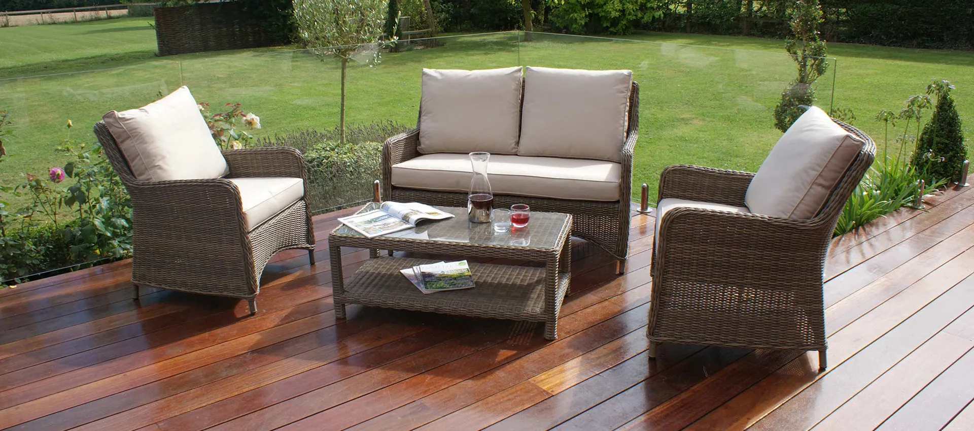 Maze Winchester Heritage Square Sofa Set