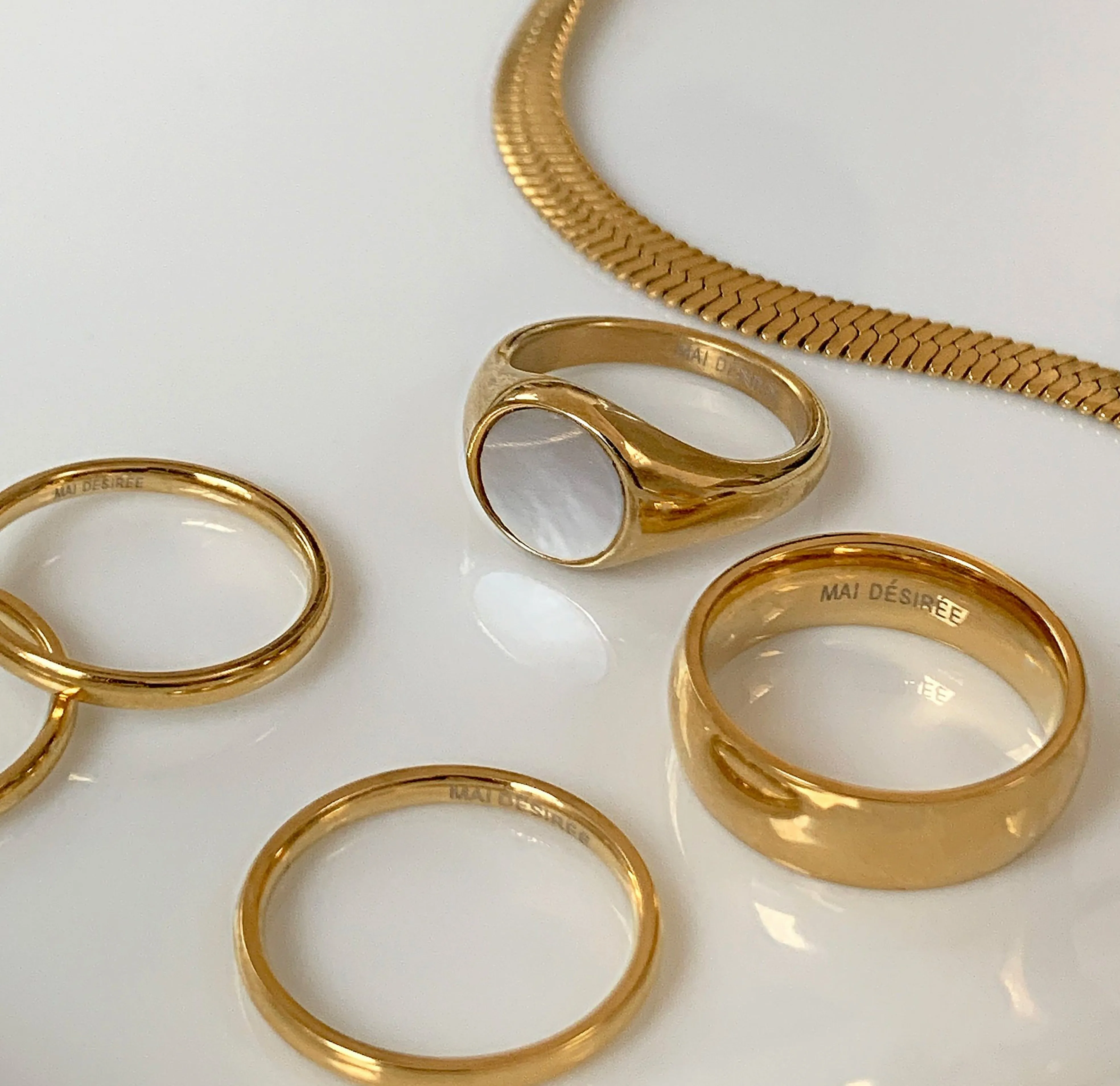 TONI THICK GOLD STACKABLE RING BAND